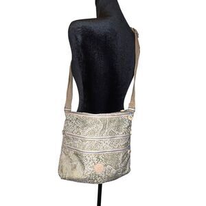 Kipling Alvar Crossbody Bag‎ Adjustable Strap Purse Nylon Zip Pockets